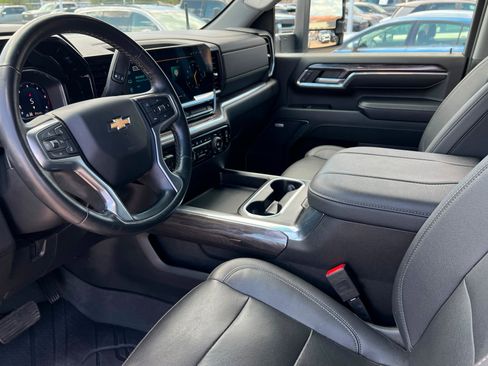 Used 2024 Chevrolet Silverado 3500 LTZ w/ LTZ Convenience Package AWD/4WD image 16