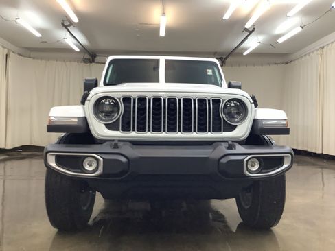 New 2026 Jeep Wrangler Unlimited Sahara AWD/4WD image 12