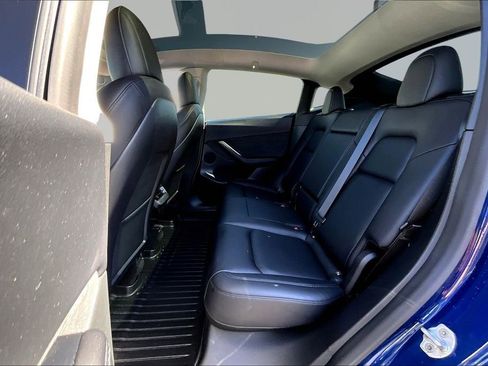 Used 2022 Tesla Model Y Performance image 23