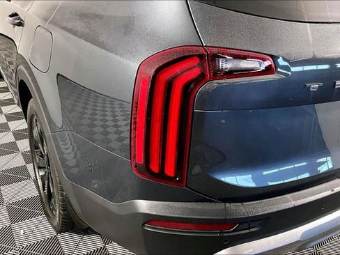 Used 2021 Kia Telluride EX w/ EX Premium Package FWD image 22