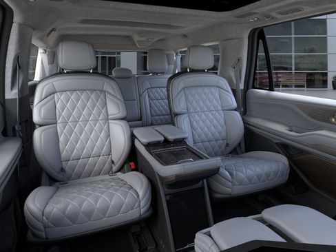 New 2026 Lincoln Navigator L Black Label AWD/4WD image 11