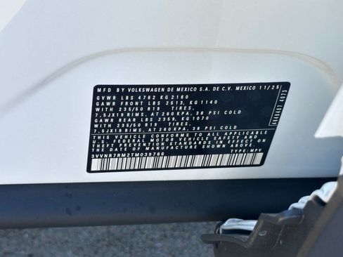 New 2026 Volkswagen Tiguan SE FWD image 18