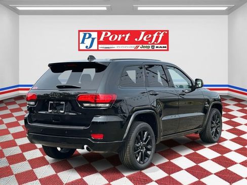 Certified 2022 Jeep Grand Cherokee Laredo X image 5