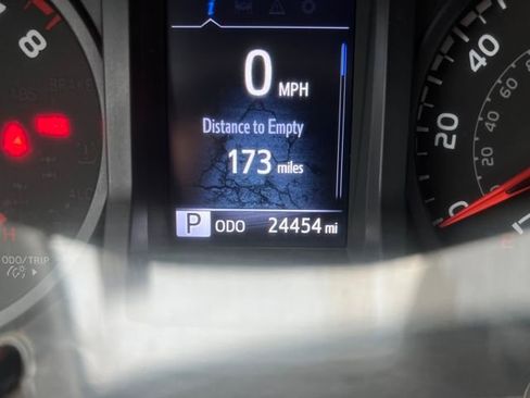 Used 2022 Toyota Tacoma SR image 22