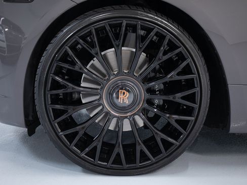 Used 2018 Rolls-Royce Wraith RWD image 9