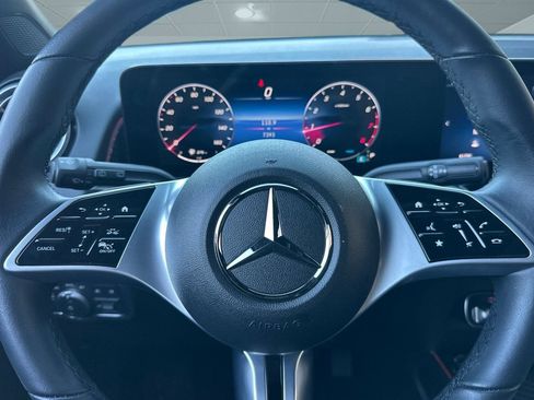 Used 2025 Mercedes-Benz GLB 250 250 image 16