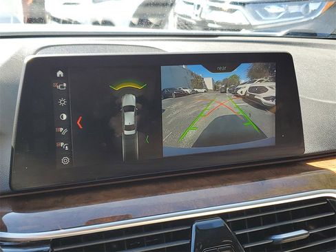 Used 2018 BMW 530i w/ Premium Package image 28