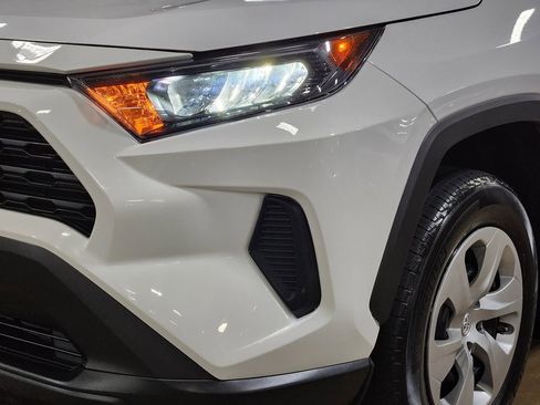 Used 2022 Toyota RAV4 LE AWD/4WD image 14