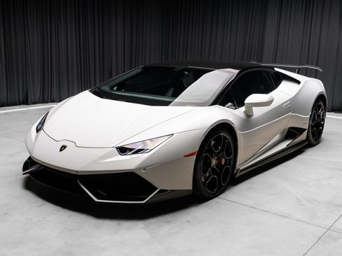 Used 2016 Lamborghini Huracan LP 610-4 AWD/4WD image 25