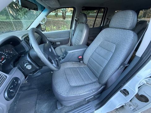 Used 2003 Ford Explorer XLS image 10
