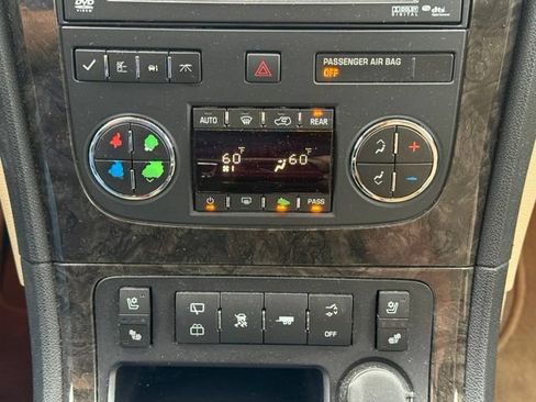 Used 2011 GMC Acadia Denali FWD image 27