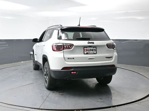 Used 2025 Jeep Compass Trailhawk AWD/4WD image 13