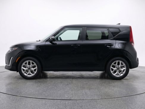 Used 2025 Kia Soul LX w/ LX Technology Package FWD image 5