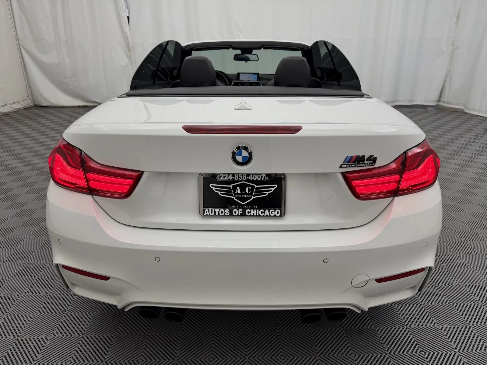 Used 2018 BMW M4 Convertible RWD image 8