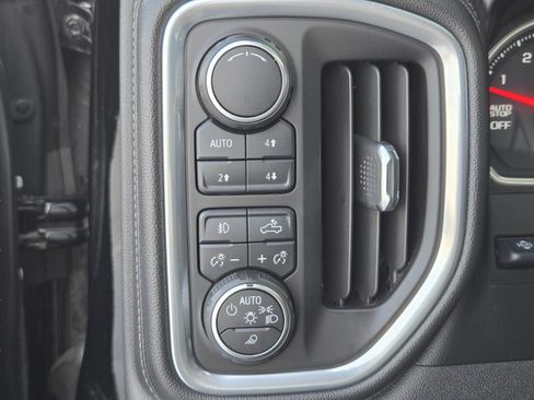 Used 2019 Chevrolet Silverado 1500 High Country w/ Technology Package AWD/4WD image 17