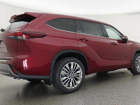 New 2026 Toyota Highlander Platinum AWD/4WD image 25