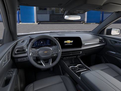 New 2026 Chevrolet Traverse LT w/ LPO, Floor Liner Package FWD image 39