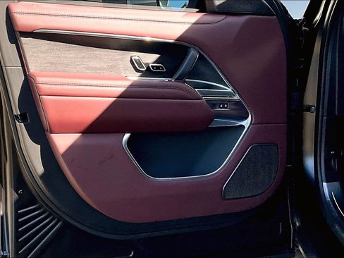 Used 2025 Land Rover Range Rover Autobiography image 22