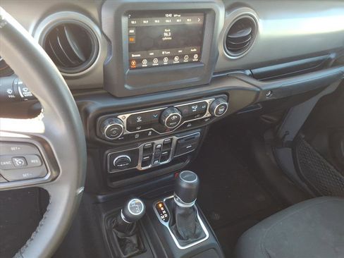 Used 2023 Jeep Gladiator Sport image 34