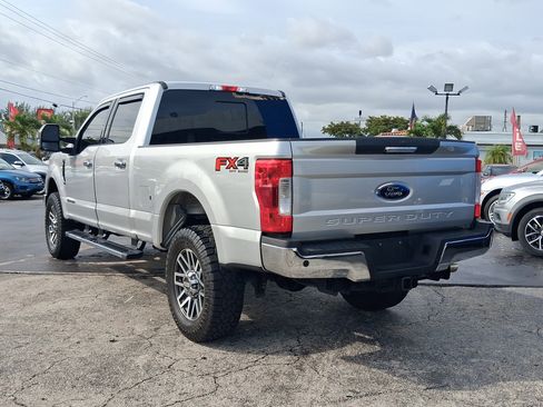 Used 2018 Ford F250 XLT w/ XLT Premium Package AWD/4WD image 7