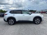 Used 2023 Nissan Rogue SV image 2