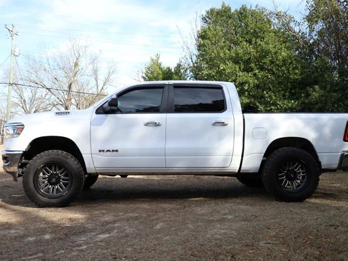 Used 2019 RAM 1500 Big Horn AWD/4WD image 2