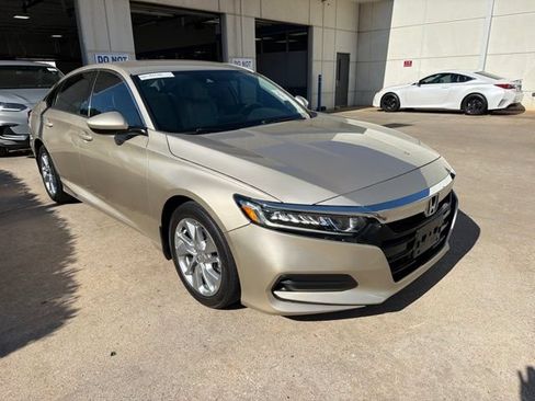 Used 2018 Honda Accord LX image 4