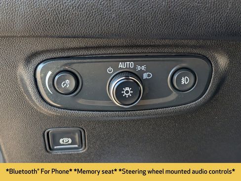 Used 2022 GMC Terrain SLT w/ Infotainment Package II image 13