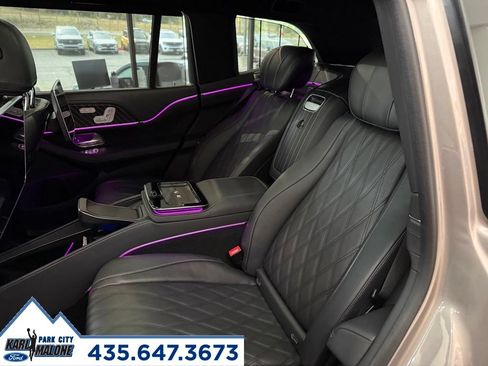 Used 2025 Mercedes-Benz Maybach GLS 600 4MATIC image 27