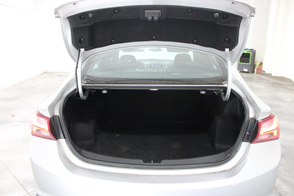 Used 2022 Chevrolet Malibu LT FWD image 21