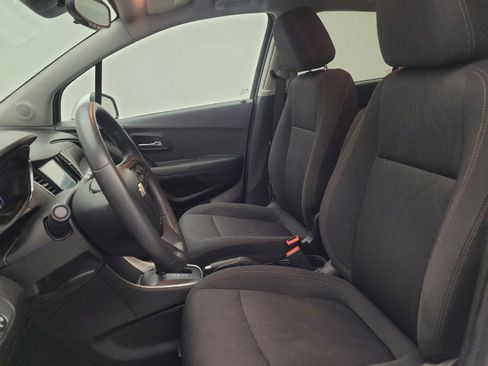 Used 2017 Chevrolet Trax LT FWD image 17