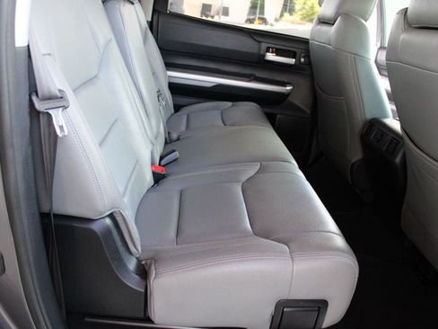 Used 2014 Toyota Tundra SR5 w/ SR5 Upgrade Package AWD/4WD image 18