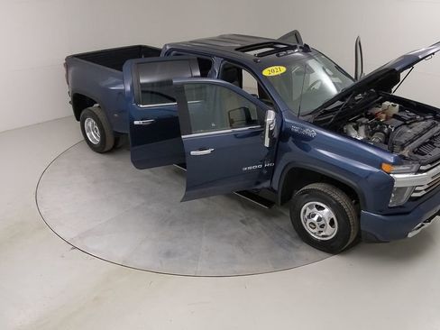 Used 2021 Chevrolet Silverado 3500 High Country image 50