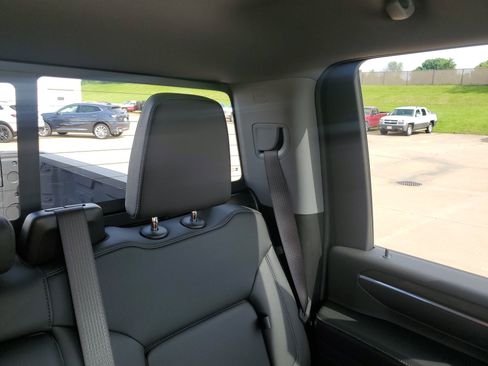 Used 2024 GMC Sierra 2500 SLT w/ SLT Premium Package AWD/4WD image 15