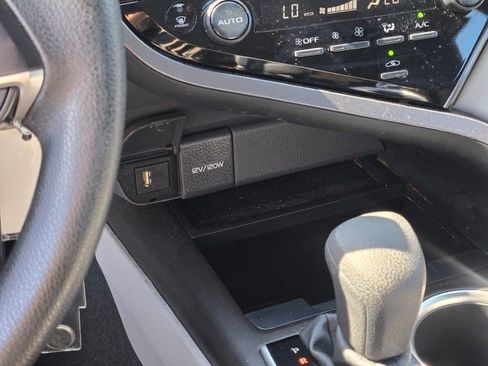 Used 2022 Toyota Camry LE image 25
