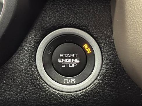 Certified 2019 RAM 1500 Laramie AWD/4WD image 21