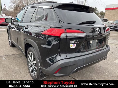 Used 2023 Toyota Corolla Cross XLE image 6
