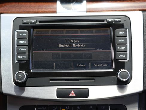 Used 2012 Volkswagen CC Lux FWD image 32
