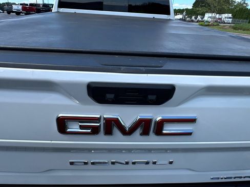 Used 2023 GMC Sierra 2500 Denali AWD/4WD image 12
