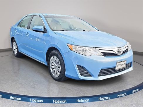 Used 2012 Toyota Camry LE image 3