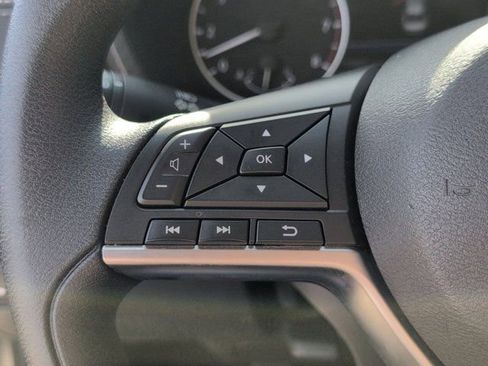 Used 2025 Nissan Sentra SV FWD image 20