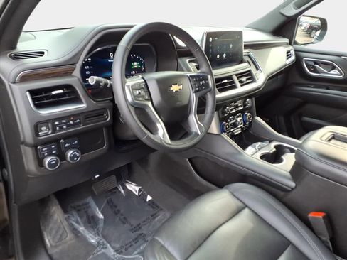 Used 2022 Chevrolet Tahoe LT w/ Luxury Package image 11