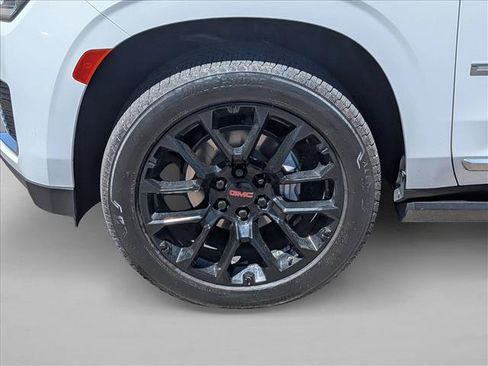 Used 2022 GMC Yukon XL Denali AWD/4WD image 15