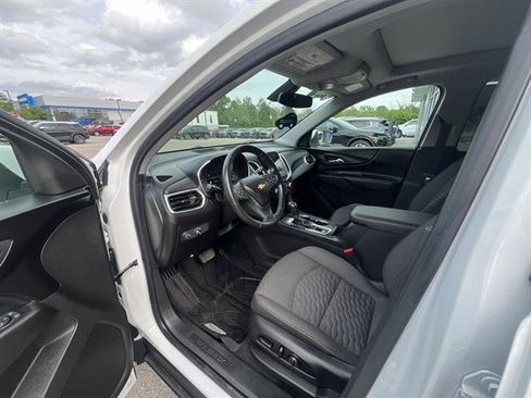 Used 2019 Chevrolet Equinox LT w/ Sun & Navigation Package image 10