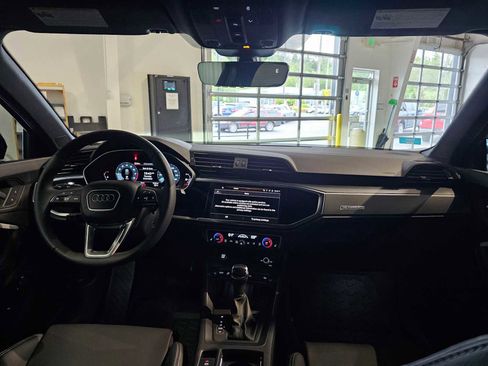 New 2025 Audi Q3 2.0T Premium w/ Convenience Package image 17