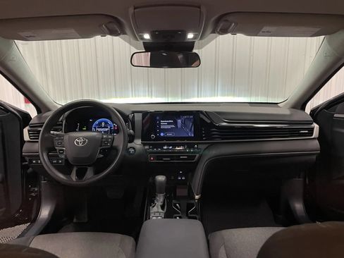 Used 2025 Toyota Camry LE FWD image 27