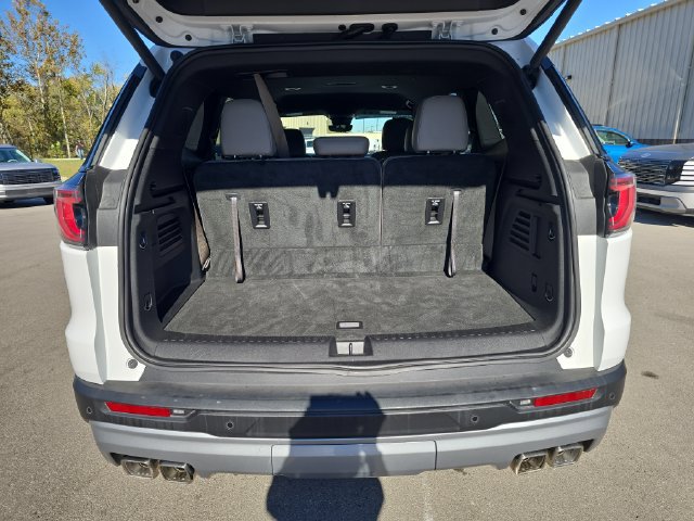 Used 2026 GMC Acadia Elevation w/ Elevation Premium Package FWD image 9