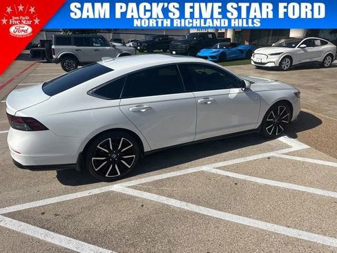 Used 2024 Honda Accord Touring image 6