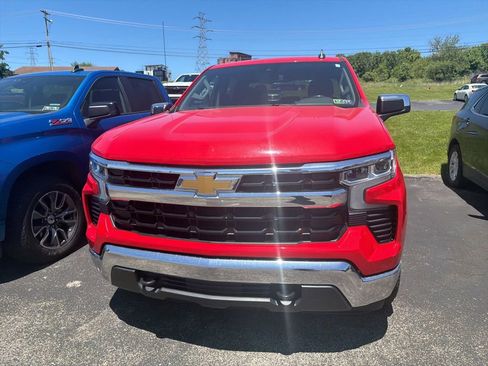 Used 2022 Chevrolet Silverado 1500 LT AWD/4WD image 10