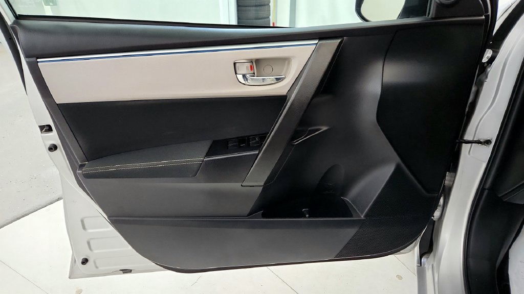 Used 2016 Toyota Corolla LE FWD image 22